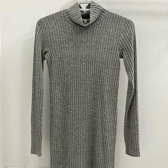 Aritzia knit dress - Picture 5 of 6